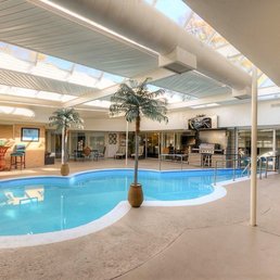 Lynn Papenbrock pool